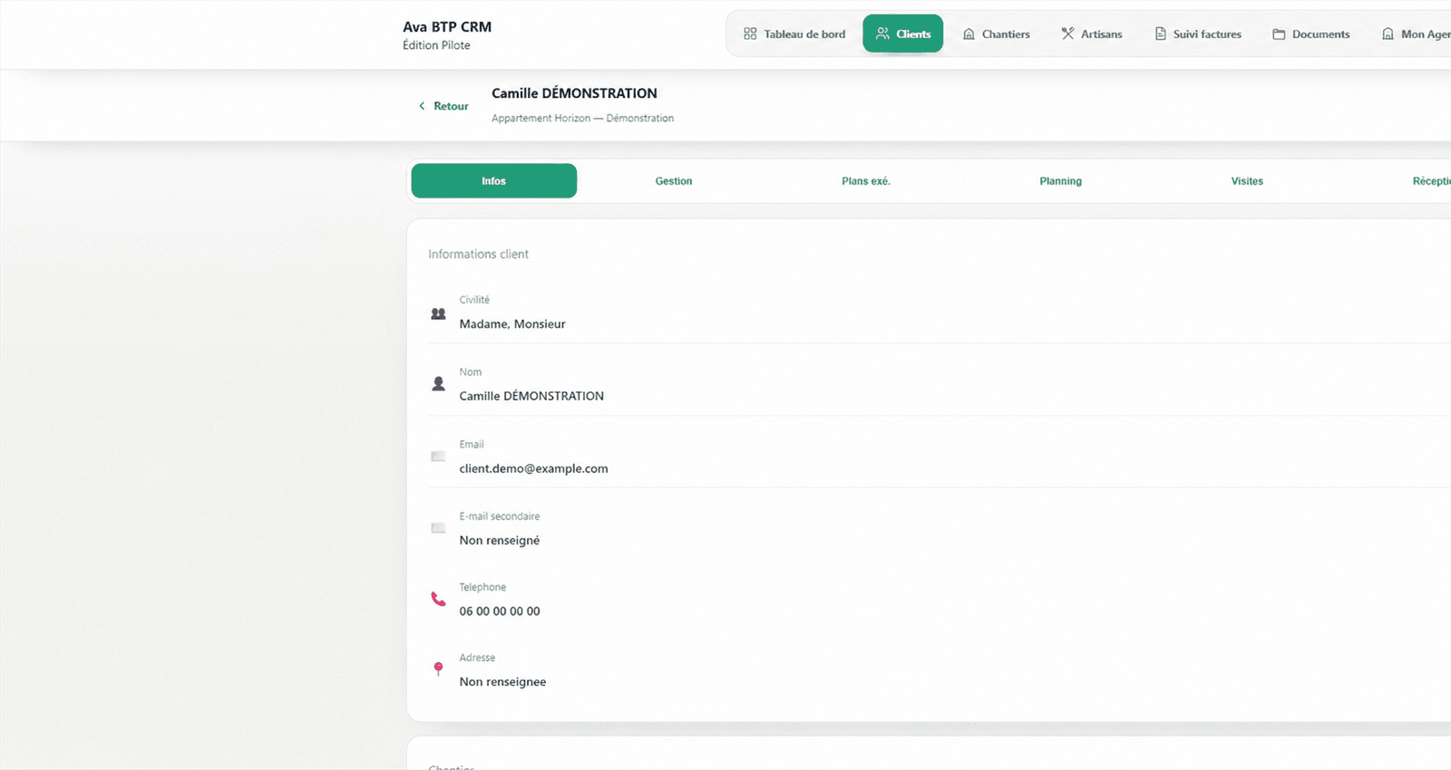 Écran réel Ava BTP CRM avec une fiche client et chantier de démonstration